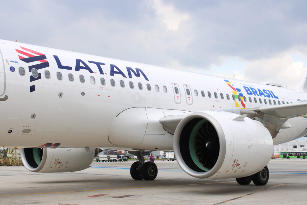 Latam e MTur lançam primeira aeronave temática do programa “Conheça o Brasil: Voando”; fotos Latam e MTur lançam primeira aeronave temática do programa “Conheça o Brasil: Voando”; fotos