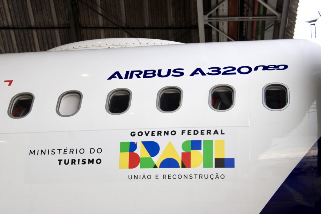 Latam e MTur lançam primeira aeronave temática do programa “Conheça o Brasil: Voando”; fotos Latam e MTur lançam primeira aeronave temática do programa “Conheça o Brasil: Voando”; fotos