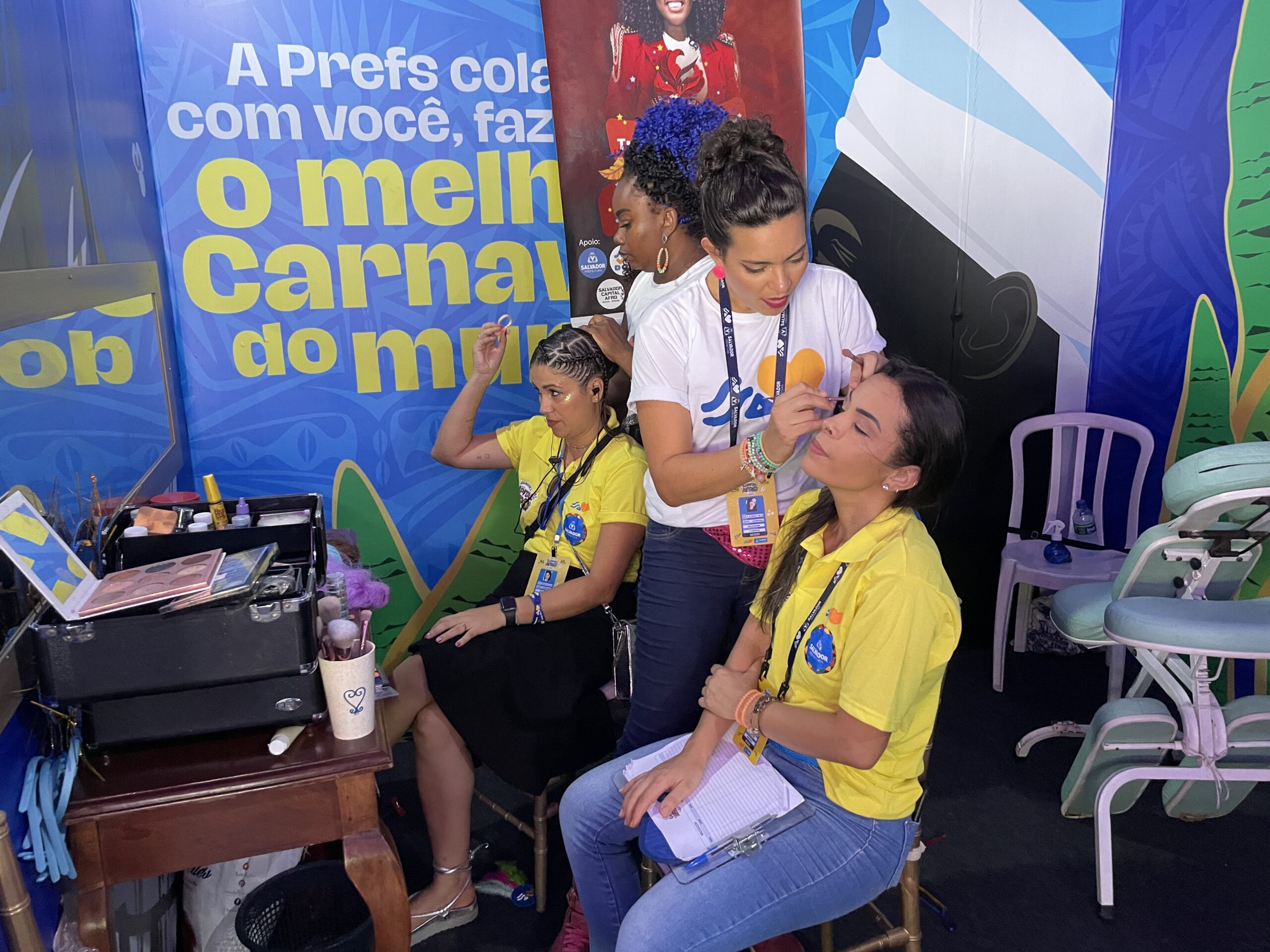 O camarote disponibiliza massagem e maquiagem