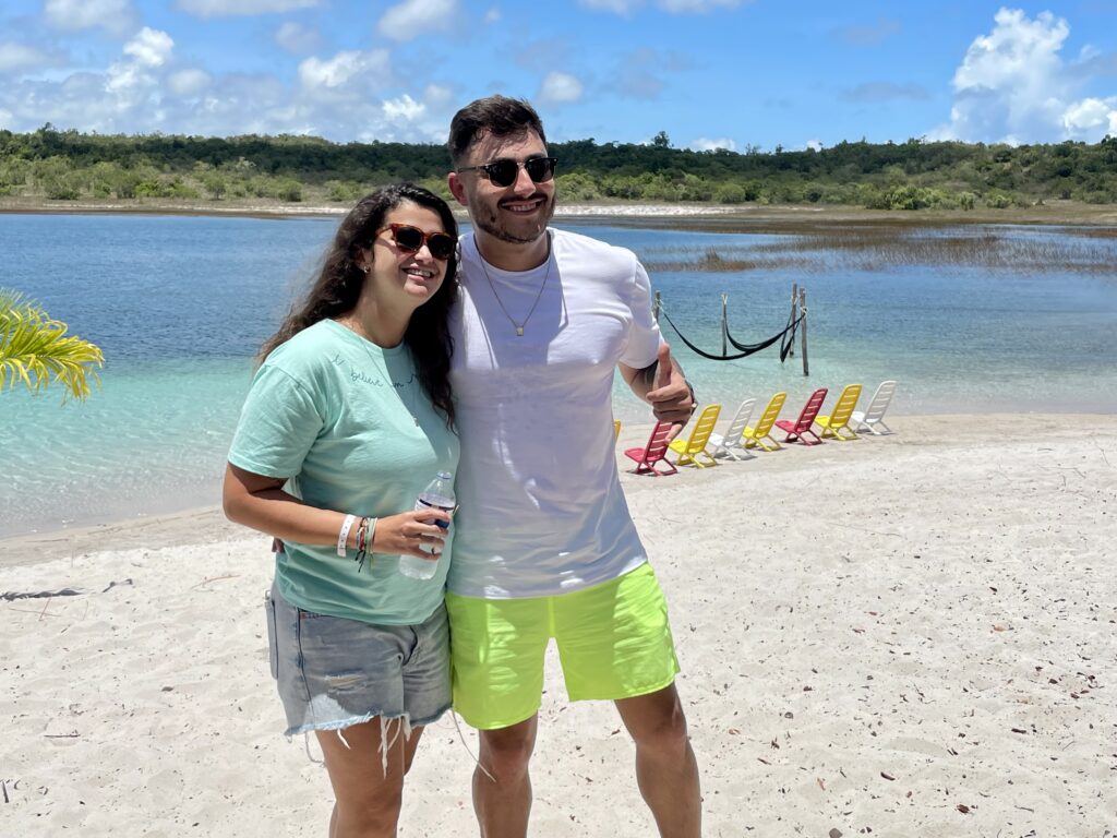 Giulliana Mesquita, da Azul Viagens com Leonardo Morais, da Hometour