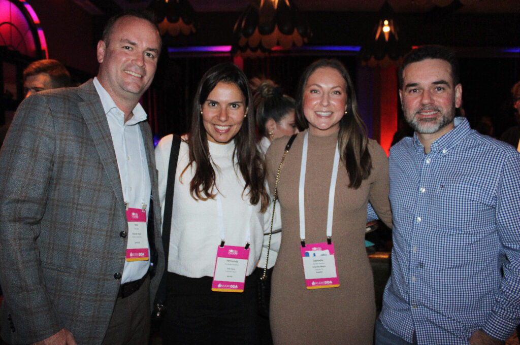 Jess Lott, do Orlando Magic, Fernanda Paranhos, da CVC, Danielle Pechous, do Orlando Magic, e Fabio Timotheo, da Arkbeds