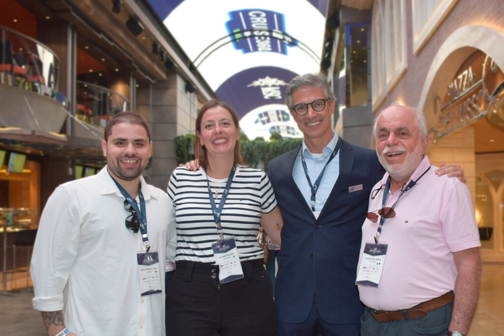 João Pedro Silva e Juliana Stellzer, da Qualitour, com Marco Ferraz, da Clia e Ilya Hirsch, da Qualitours