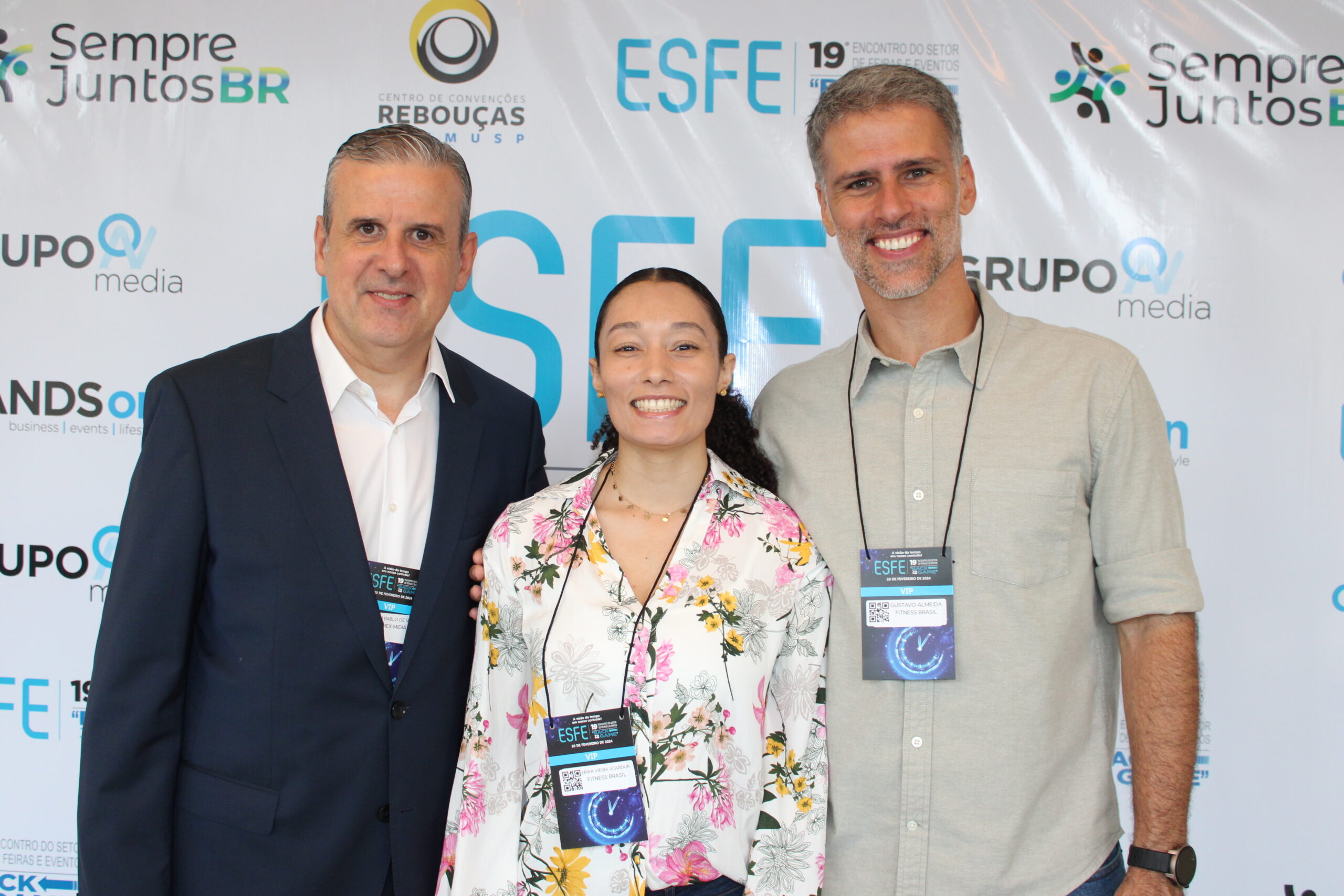 Juan Pablo de Vera, da Diex Mídia, e Erika Vieira e Gustavo Almeida, da Fitness Brasil Juan Pablo de Vera, da Diex Mídia, e Erika Vieira e Gustavo Almeida, da Fitness Brasil