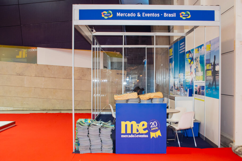 Lateral do estande do M&E na BTL Lateral do estande do M&E na BTL