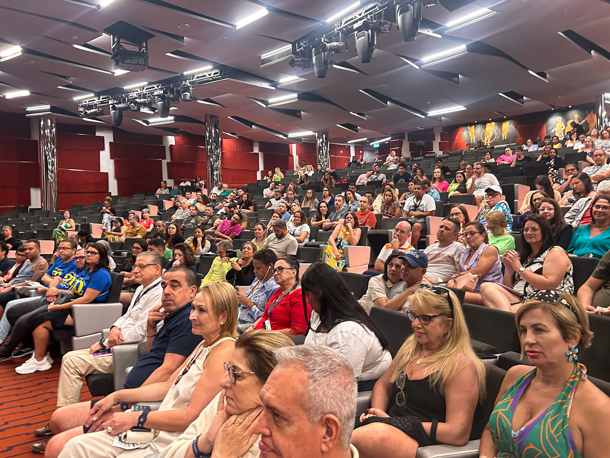Mais de 300 agentes de viagens participaram do encontro no MSC Seaview