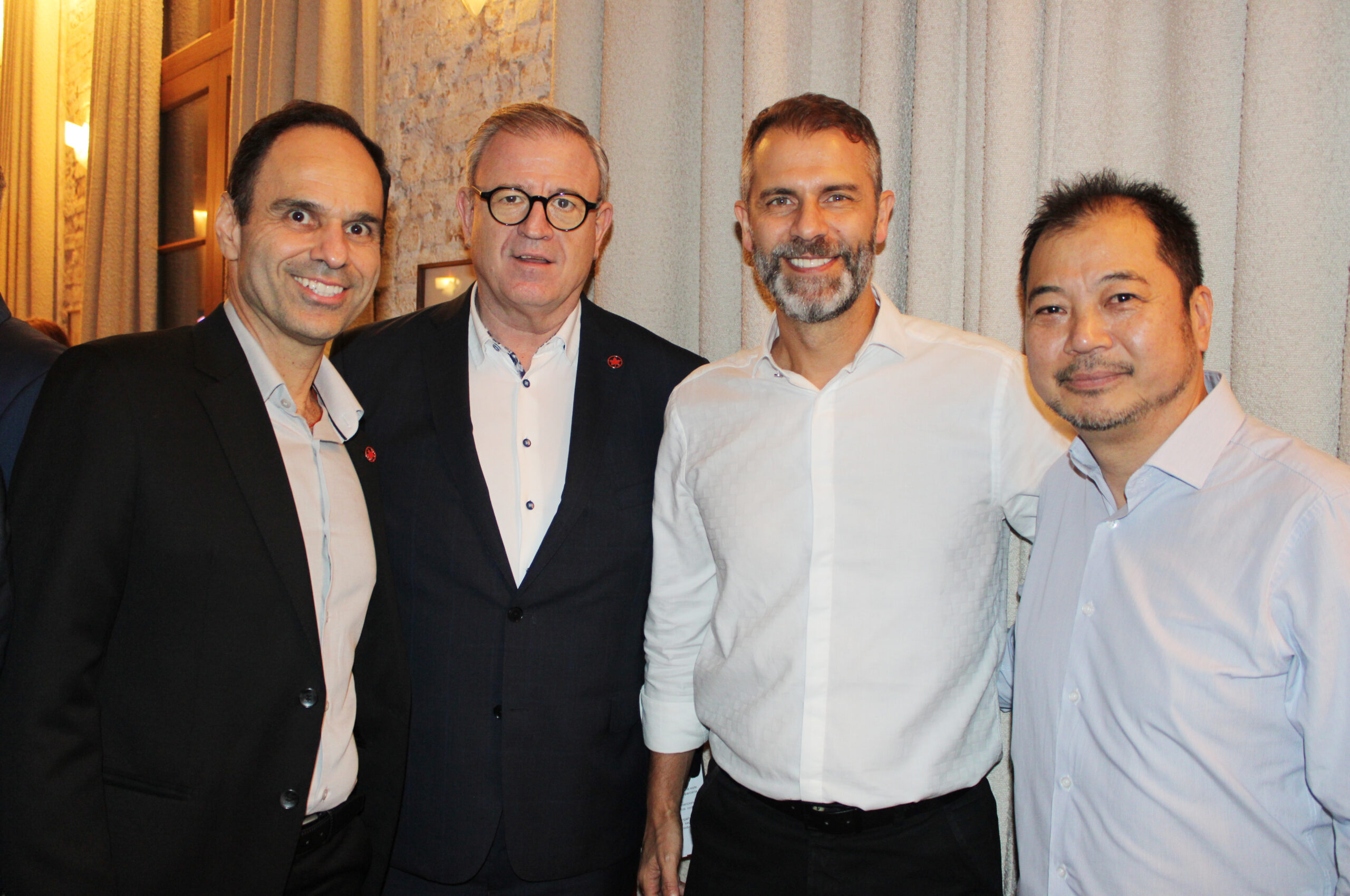 Marvio Mansur, da CVC Corp/Rextur Advance, com Hugo Silva Franco, Luis Noriega e Giancarlo Takegawa, da Air Canada Marvio Mansur, da CVC Corp/Rextur Advance, com Hugo Silva Franco, Luis Noriega e Giancarlo Takegawa, da Air Canada