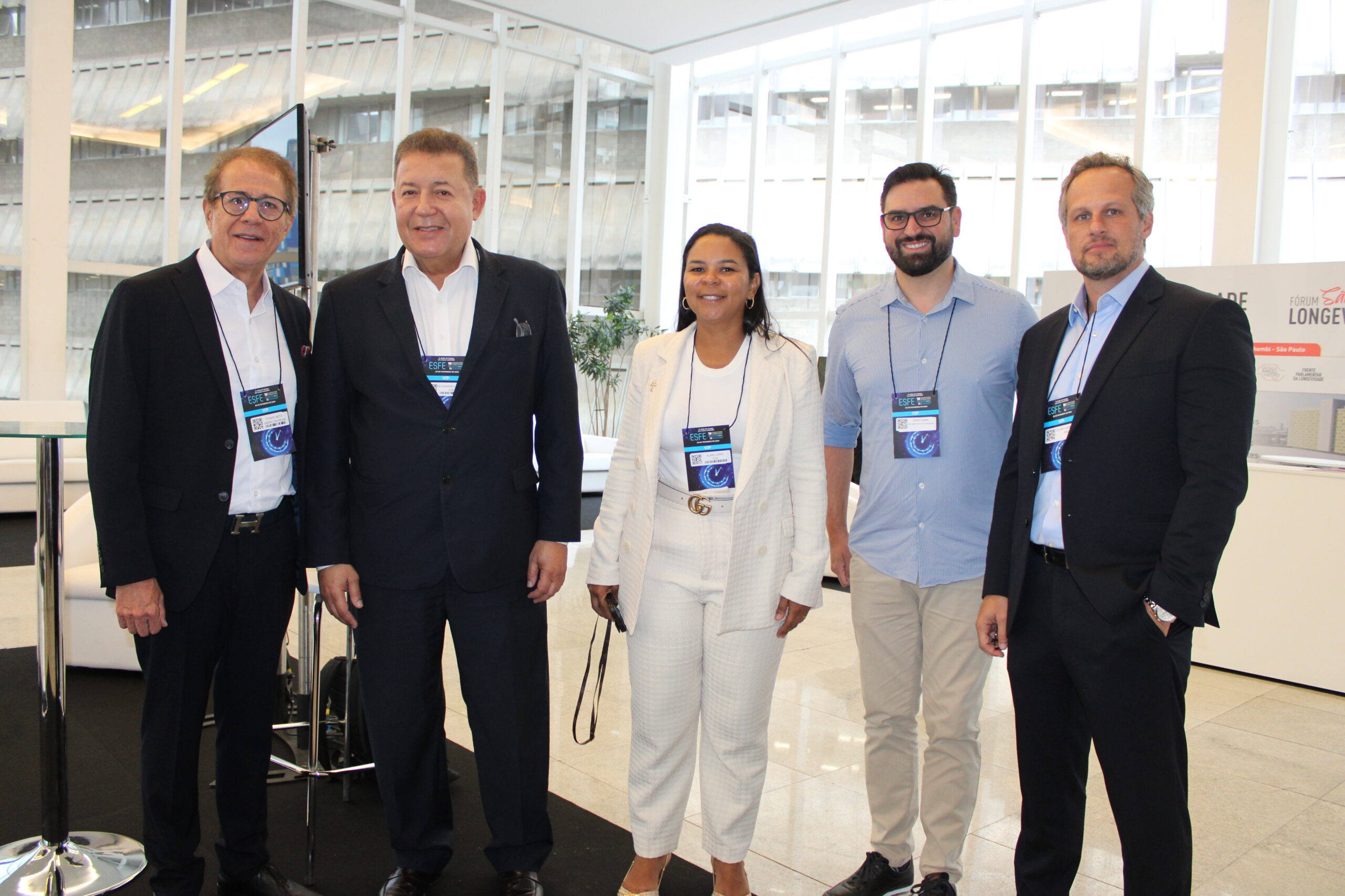 Otávio Neto, organizador do Esfe, Alexandre Sampaio e Aline Lopes, da CNC, e Enzo Arns e Cassio Garkalns, da GKS Otávio Neto, organizador do Esfe, Alexandre Sampaio e Aline Lopes, da CNC, e Enzo Arns e Cassio Garkalns, da GKS
