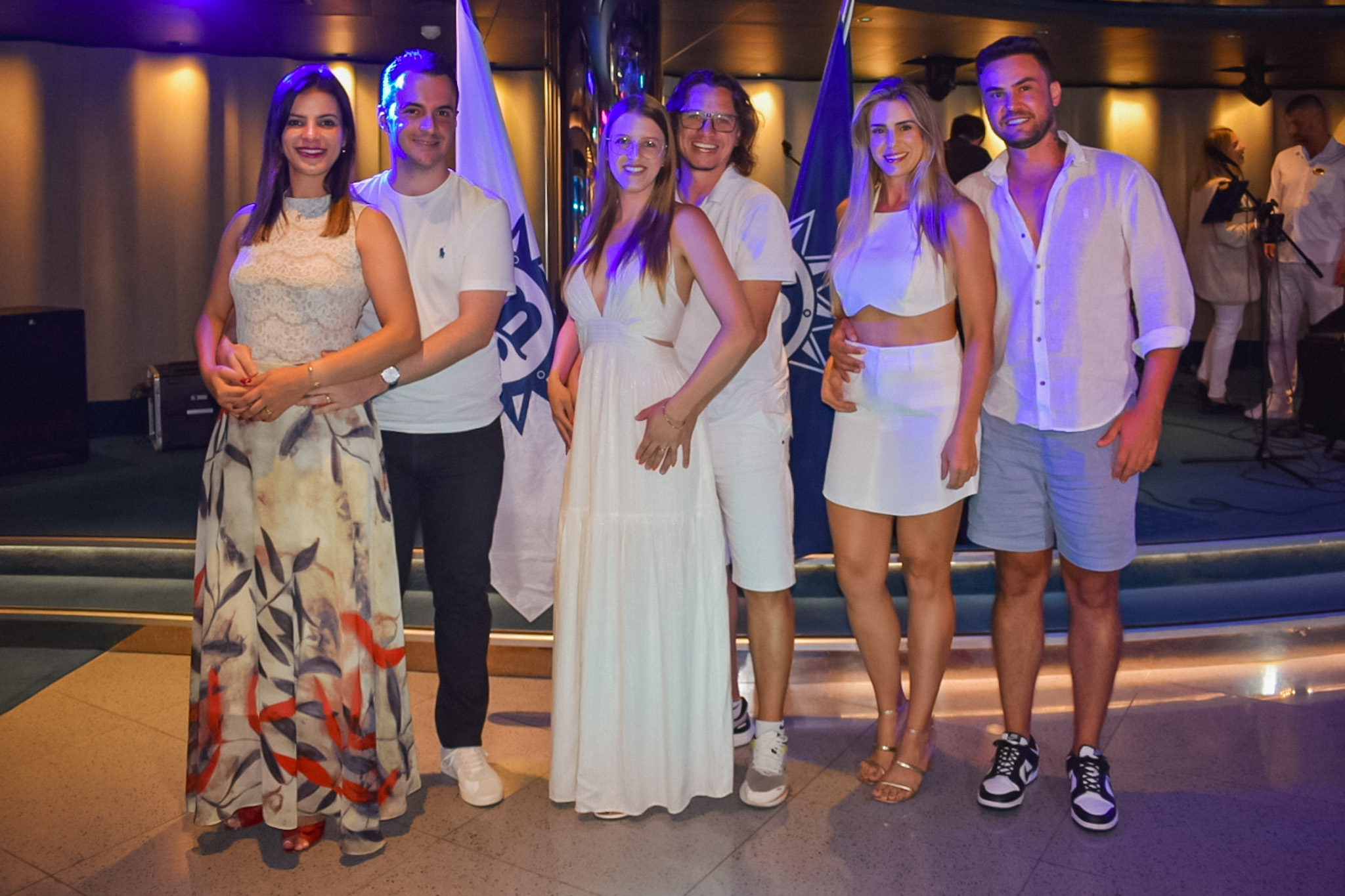 Para o mini cruzeiro de três noites a bordo, os agentes de viagens puderam levar um convidado Para o mini cruzeiro de três noites a bordo, os agentes de viagens puderam levar um convidado