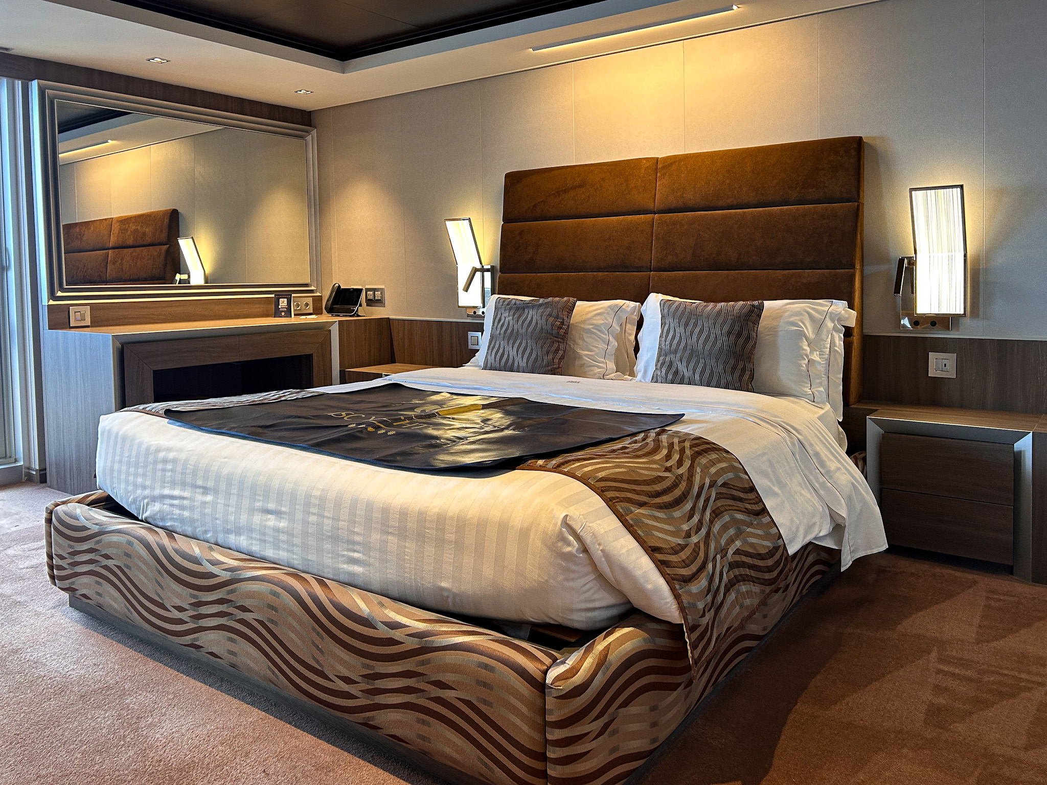 Quarto da suíte Royal do MSC Yacht Club 2 Quarto da suíte Royal do MSC Yacht Club 2
