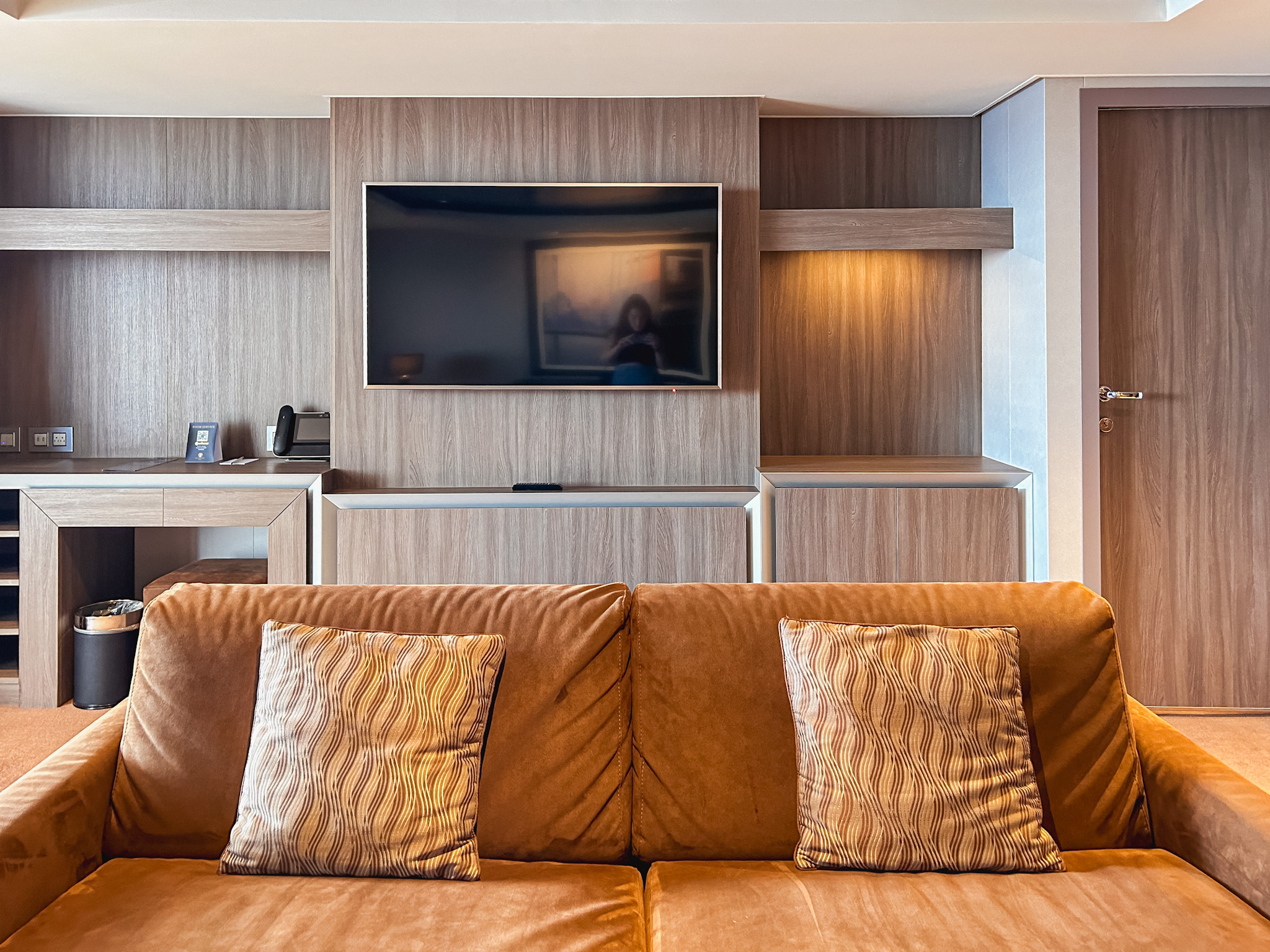 Sala da suíte Royal do MSC Yacht Club Sala da suíte Royal do MSC Yacht Club