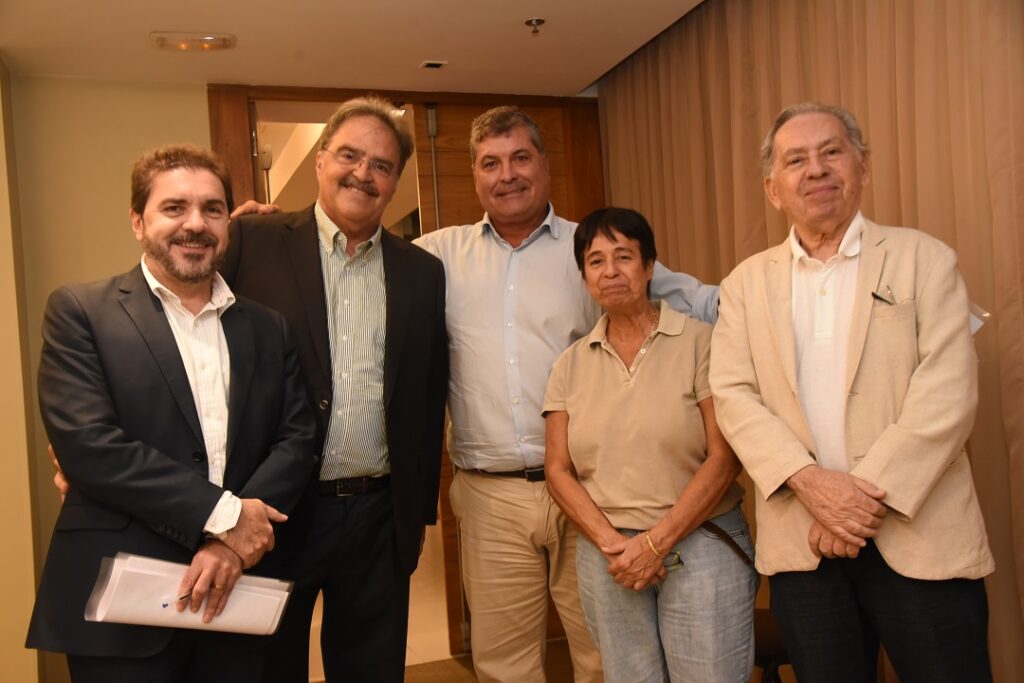 Rio Vamos Vencer reelege diretoria e prioriza a defesa do Perse 1 Sergio Sales Marcelo Conde Savio Neves Cristina Fritsch e Sergio Magalhaes Rio Vamos Vencer reelege diretoria e prioriza a defesa do Perse