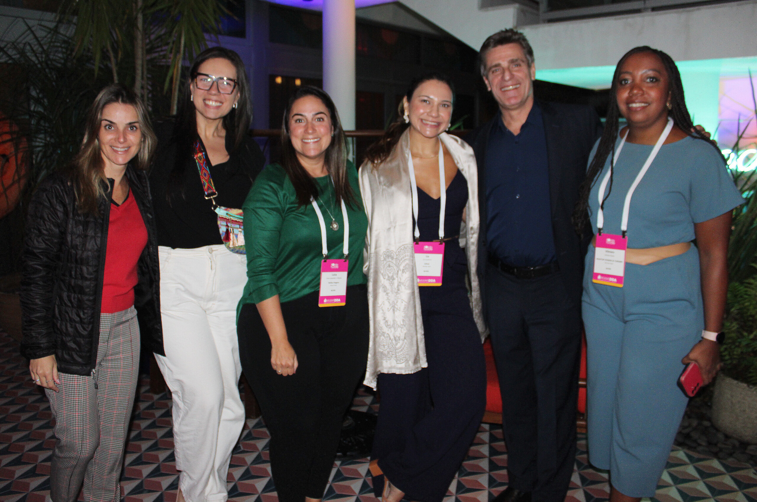Thais Machado, da FRT, Giovana Paulineli, da Orinter, Luiza Leopoldo, da Smiles Viagens, Lia Coutinho, da EZLink, Patrick Yvars, do Visit Orlando, e Vilmara Souza, da Agaxtur Thais Machado, da FRT, Giovana Paulineli, da Orinter, Luiza Leopoldo, da Smiles Viagens, Lia Coutinho, da EZLink, Patrick Yvars, do Visit Orlando, e Vilmara Souza, da Agaxtur