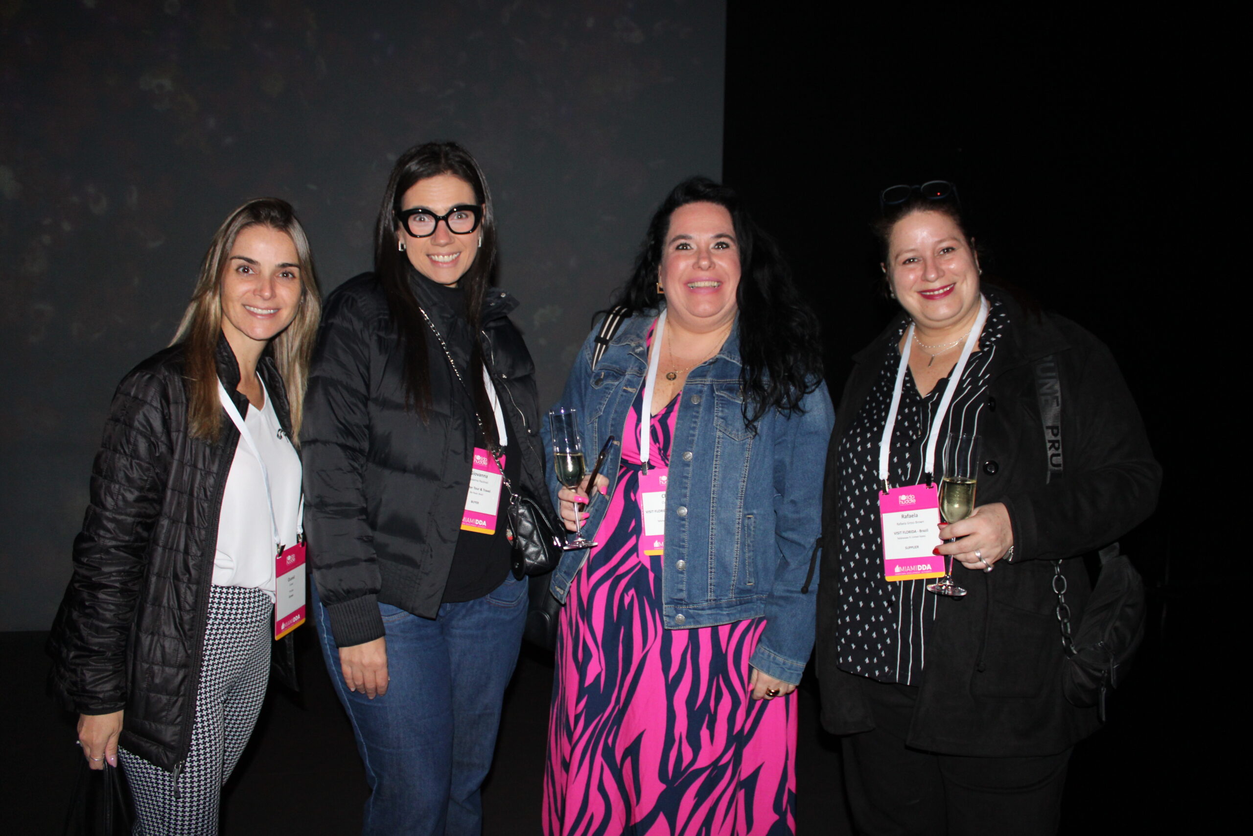 Thais Machado, da FRT, Giovana Paulineli, da Orinter, e Claudia Cajal e Rafaela Gross Brown, do Visit Florida Thais Machado, da FRT, Giovana Paulineli, da Orinter, e Claudia Cajal e Rafaela Gross Brown, do Visit Florida
