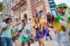 Universal Mardi Gras começa neste sábado (3) com desfiles, shows ao vivo e guloseimas