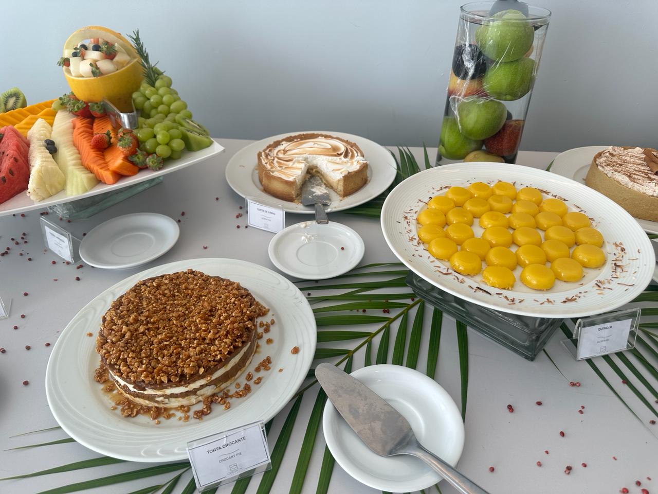 Variedade de sobremesas no buffet Variedade de sobremesas no buffet