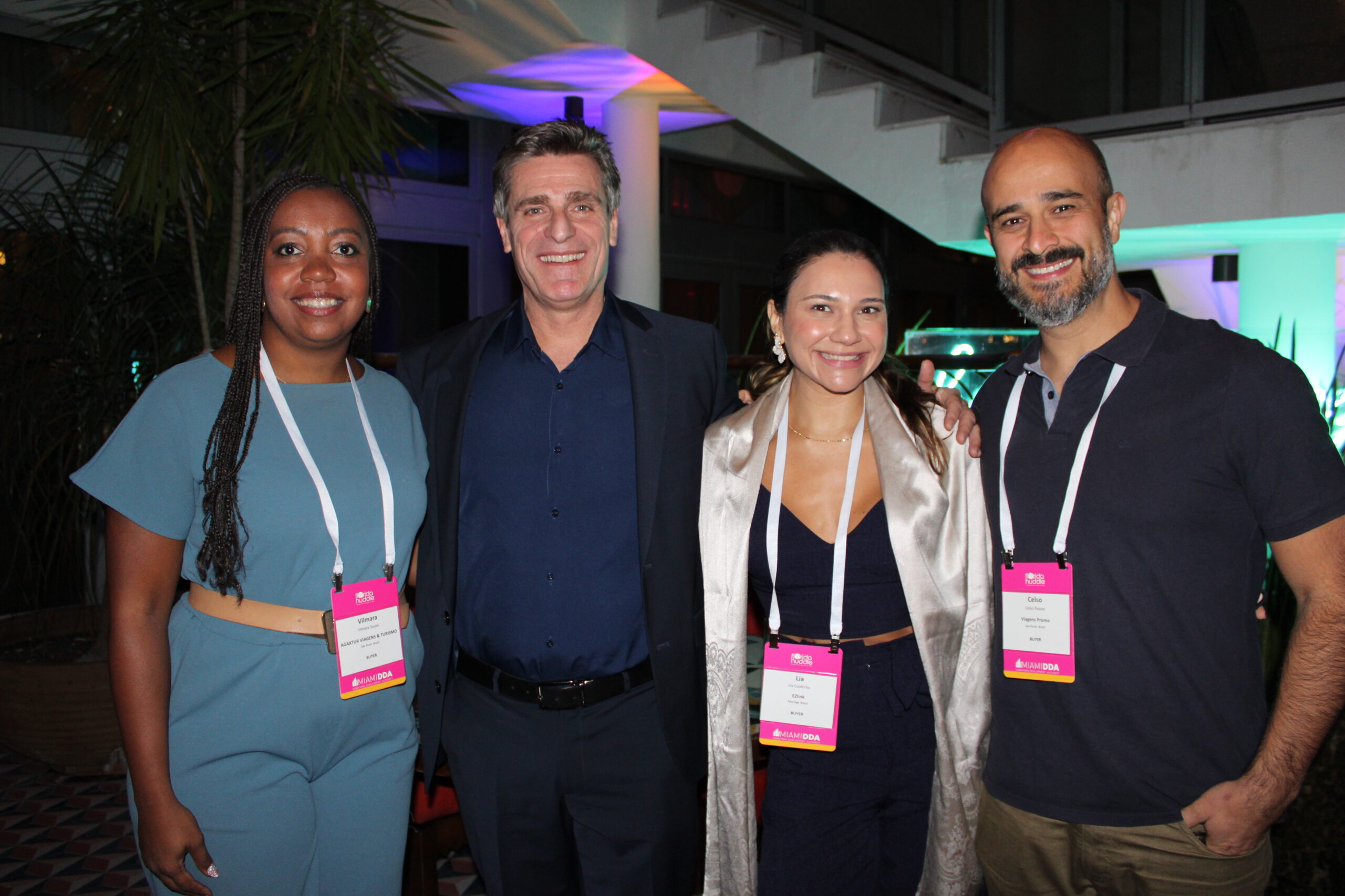 Vilmara Souza, da Agaxtur, Patrick Yvars, do Visit Orlando, Lia Coutinho, da EZLink, e Celso Borges, da ViagensPromo Vilmara Souza, da Agaxtur, Patrick Yvars, do Visit Orlando, Lia Coutinho, da EZLink, e Celso Borges, da ViagensPromo