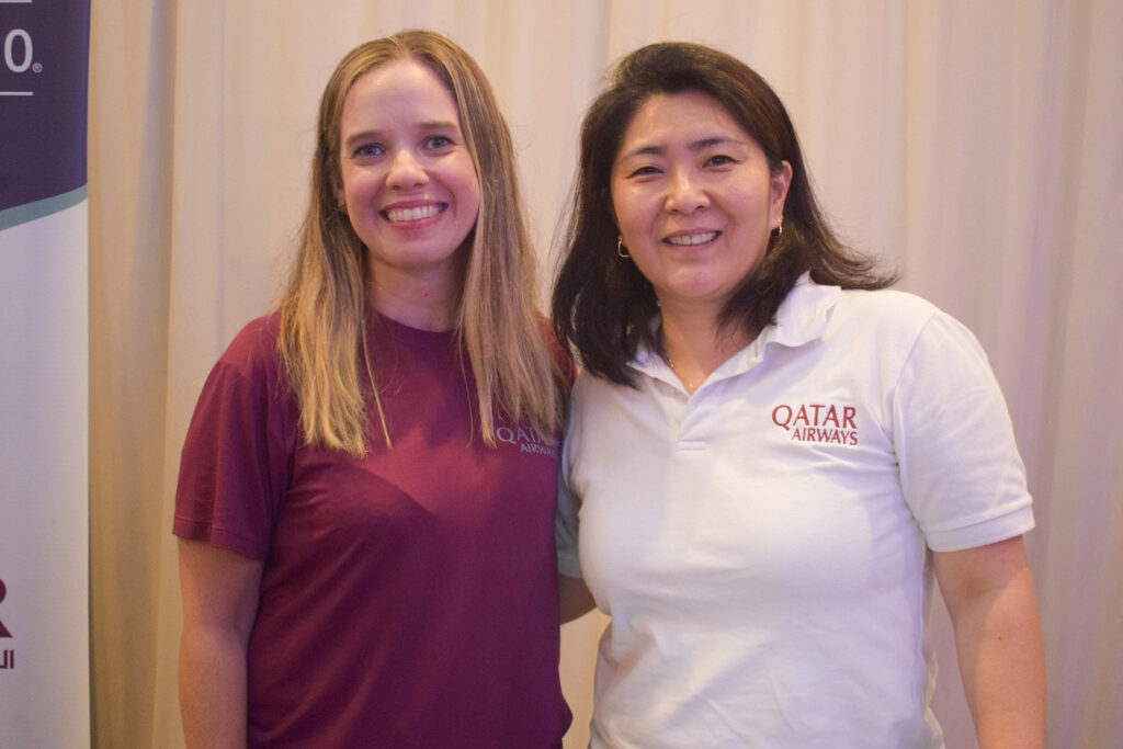 Vivian Suenaga e Carolina Tavares, da Qatar Airways