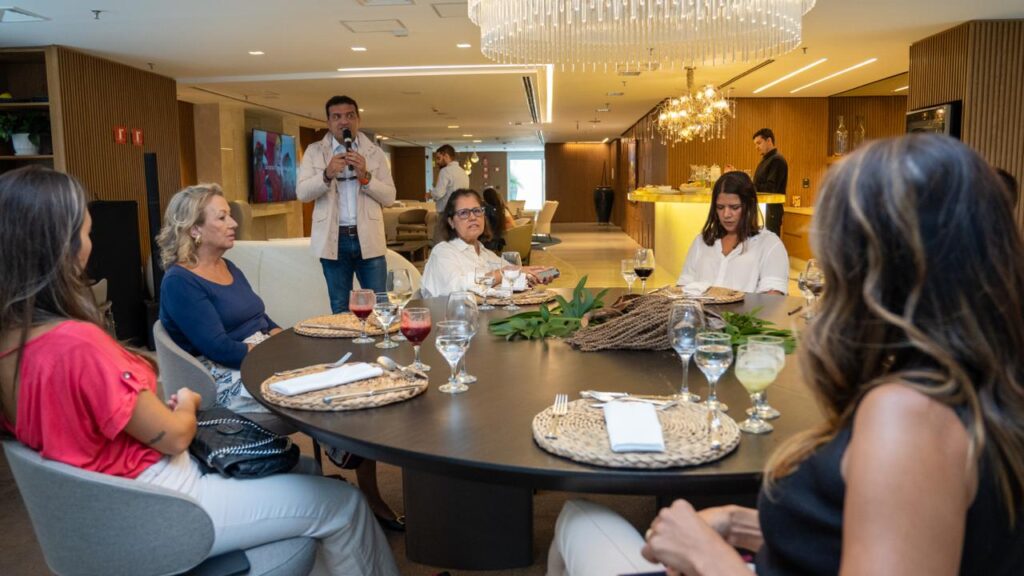 Qualitours recebe agentes de viagens para evento da Silversea Qualitours recebe agentes de viagens para evento da Silversea