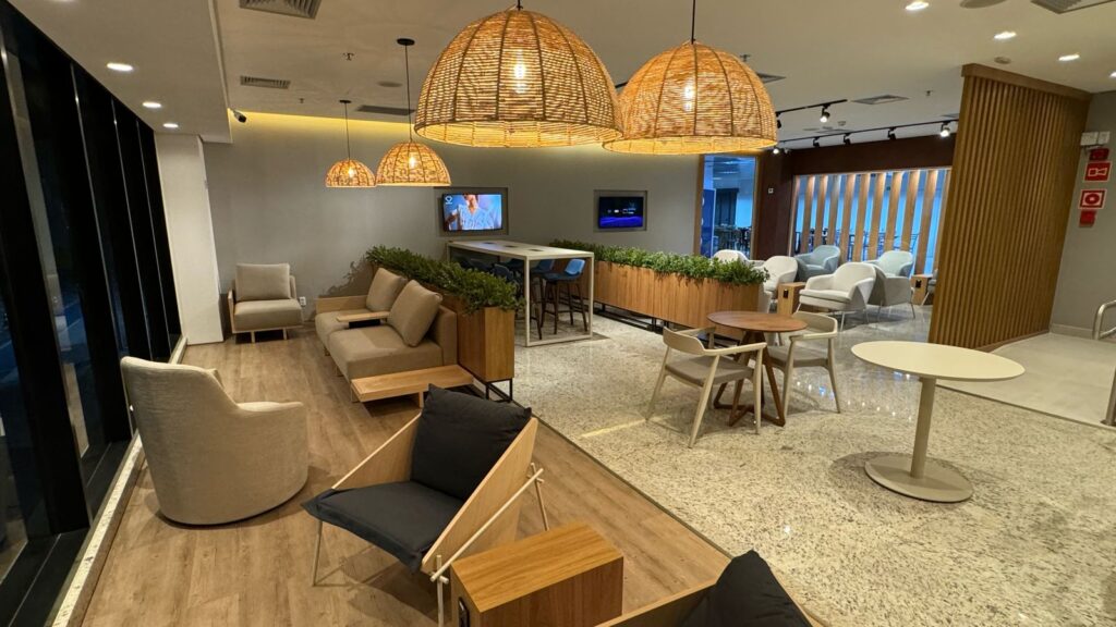 Aeroporto de Foz do Iguaçu ganha nova sala VIP com vista panorâmica