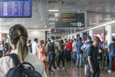 Cerca de 7,5 milhões de passageiros voaram pelo país em março, segundo a Anac