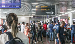 Cerca de 7,5 milhões de passageiros voaram pelo país em março