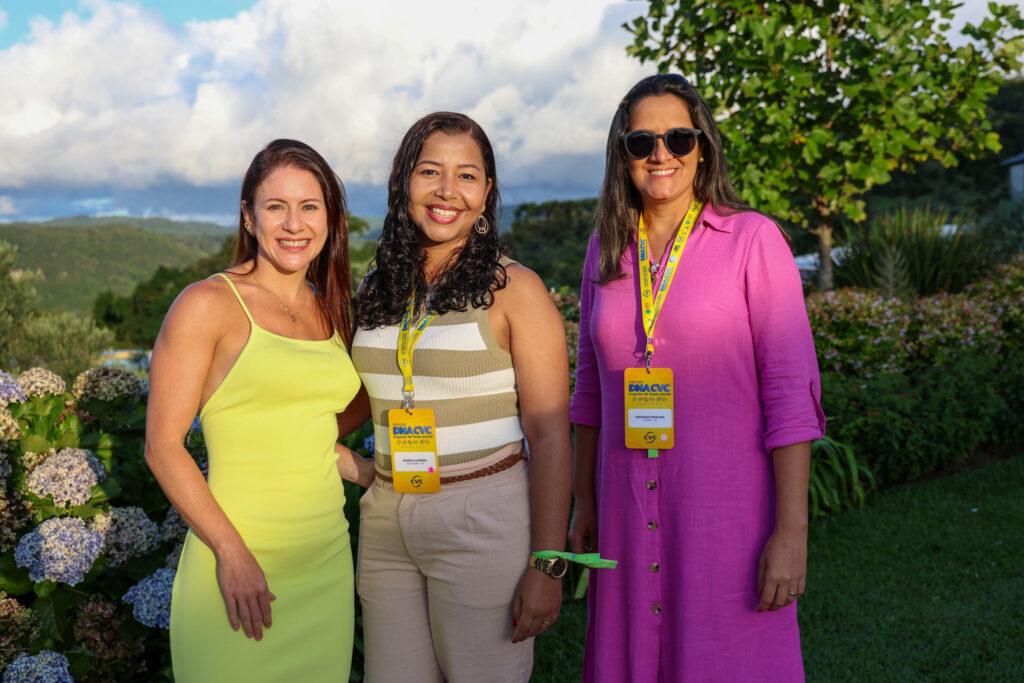 Angélica Vassoler, Bianca Moreira de Almeida e Gezuana Starling, da CVC-ES