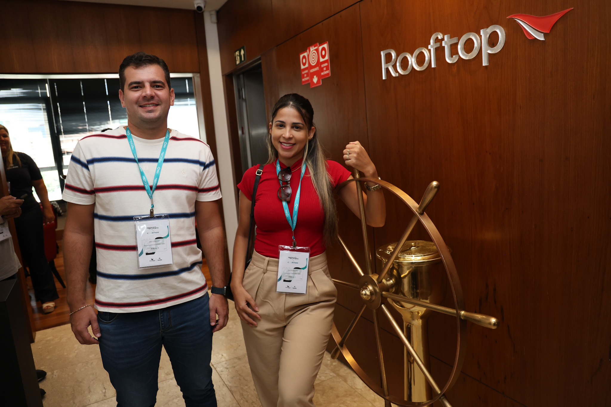 Ary Coelho, da Montanha Turismo, e Talita Alves, da Carmim Turismo Ary Coelho, da Montanha Turismo, e Talita Alves, da Carmim Turismo