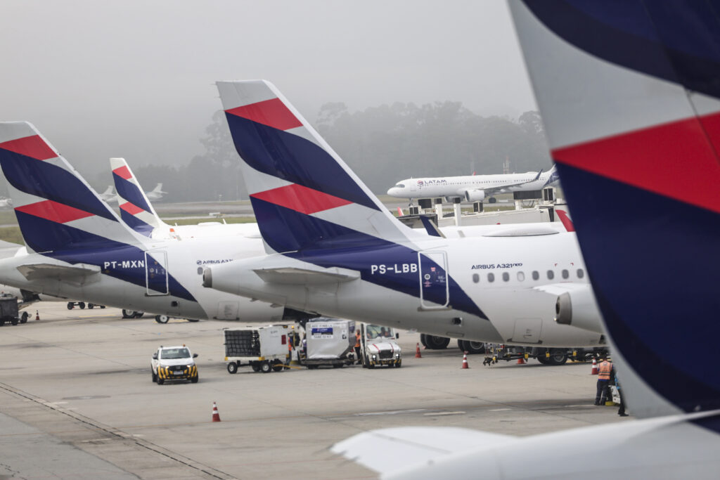Latam programa 1,7 mil voos extras e espera 4,3 milhões de passageiros em julho 1 Aviao Latam Foto Eric Ribeiro 2 Latam programa 1,7 mil voos extras e espera 4,3 milhões de passageiros em julho