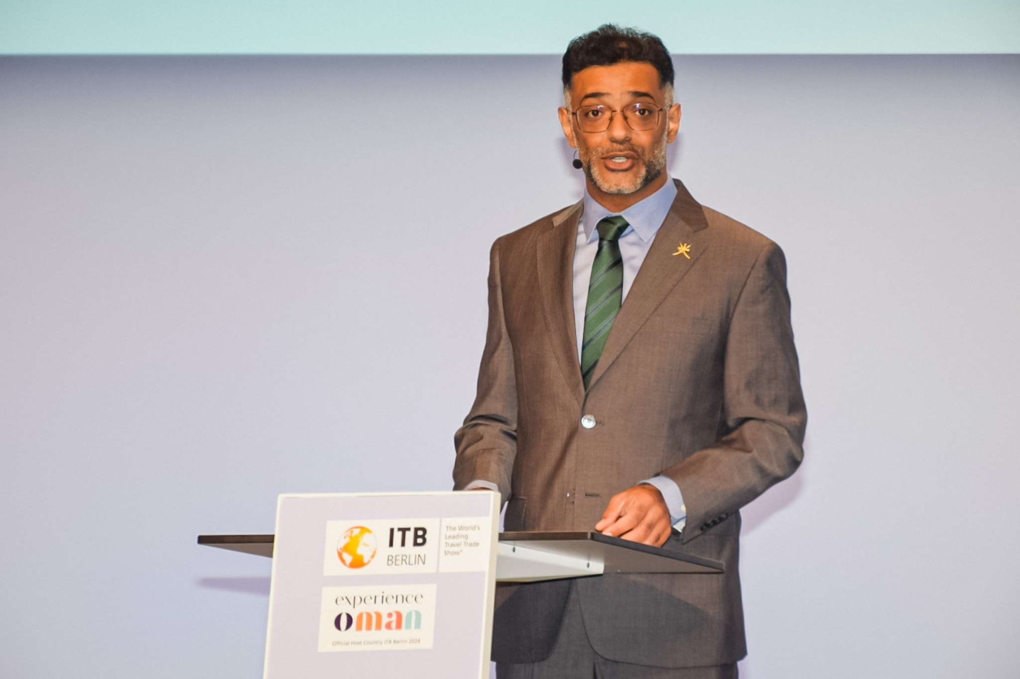 Azzan bin Qassim Al Busaidi, subsecretário de Turismo do Ministério do Patrimônio e Turismo de Omã na ITB Berlim Azzan bin Qassim Al Busaidi, subsecretário de Turismo do Ministério do Patrimônio e Turismo de Omã na ITB Berlim