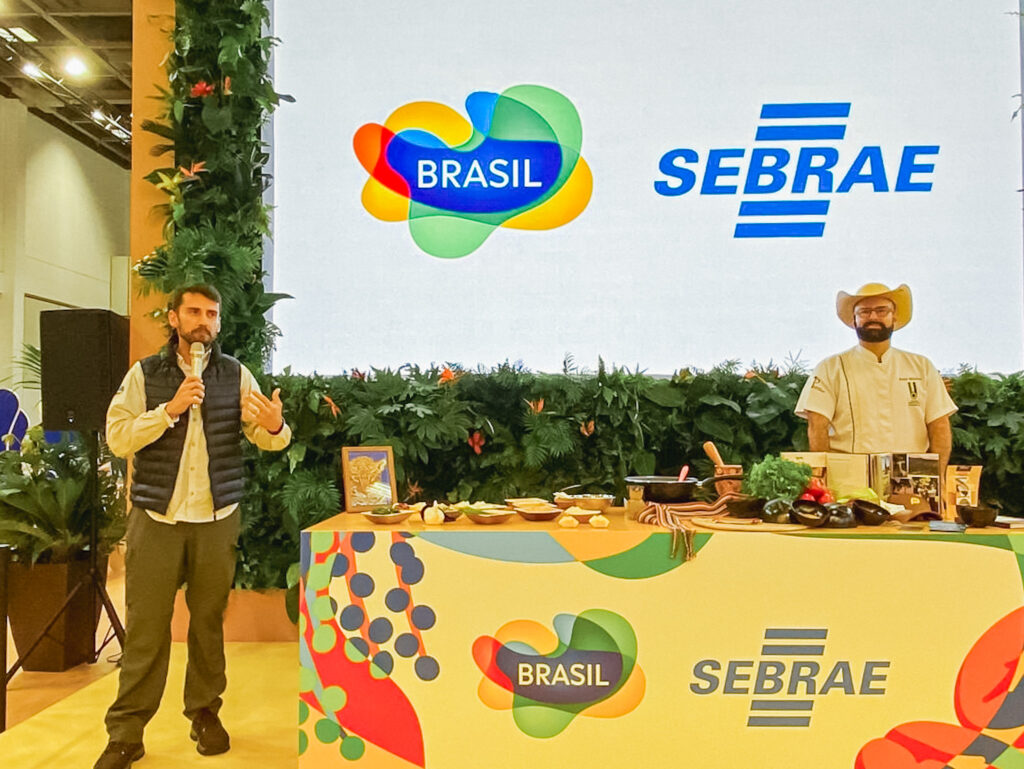 Bruno Wendling apresentando a culinária pantaneira na ITB de Berlim