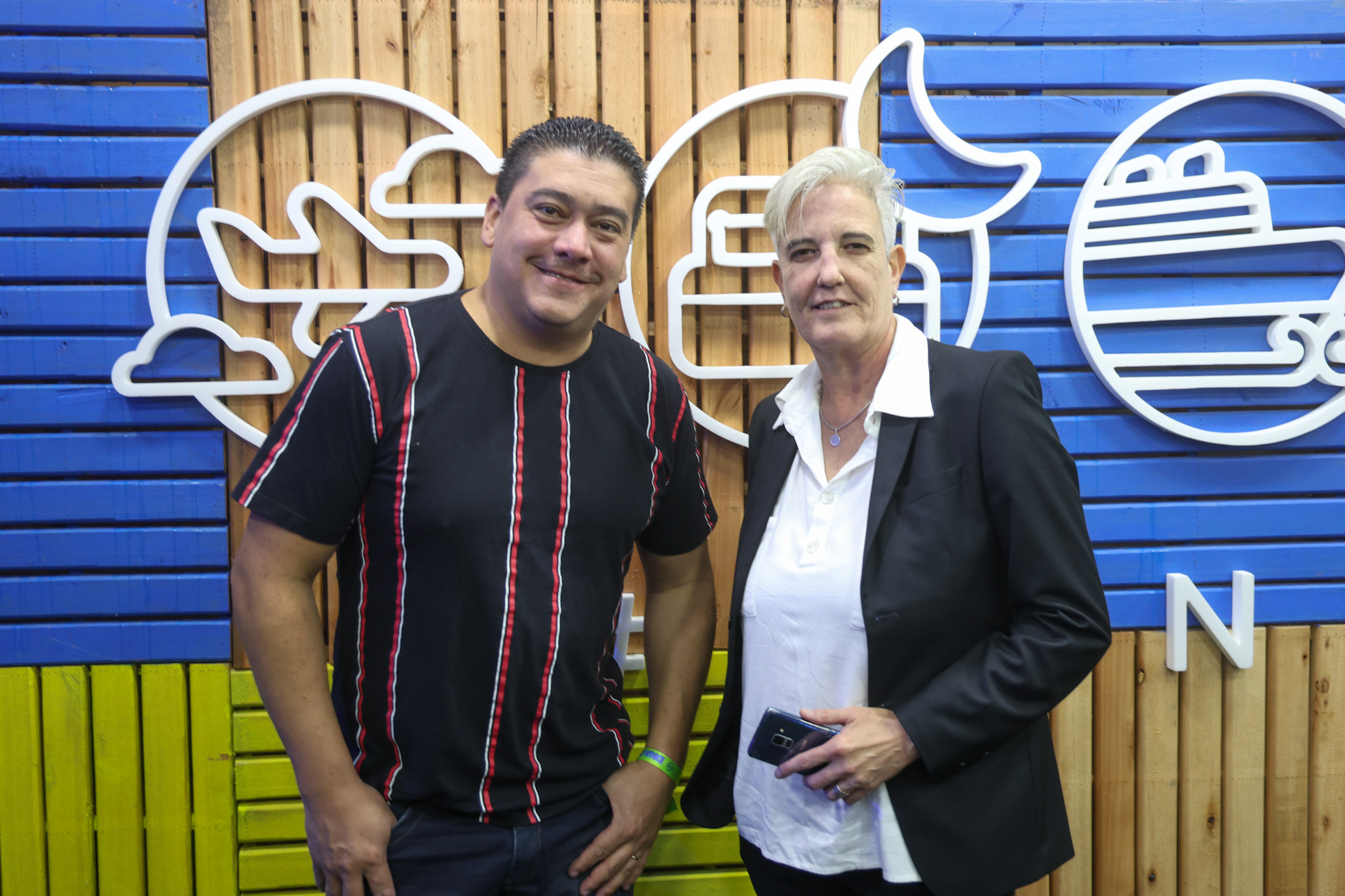 Carlos Luz, da CVC Canoas e Gisele Berwanger, da CVC Novo Hamburgo