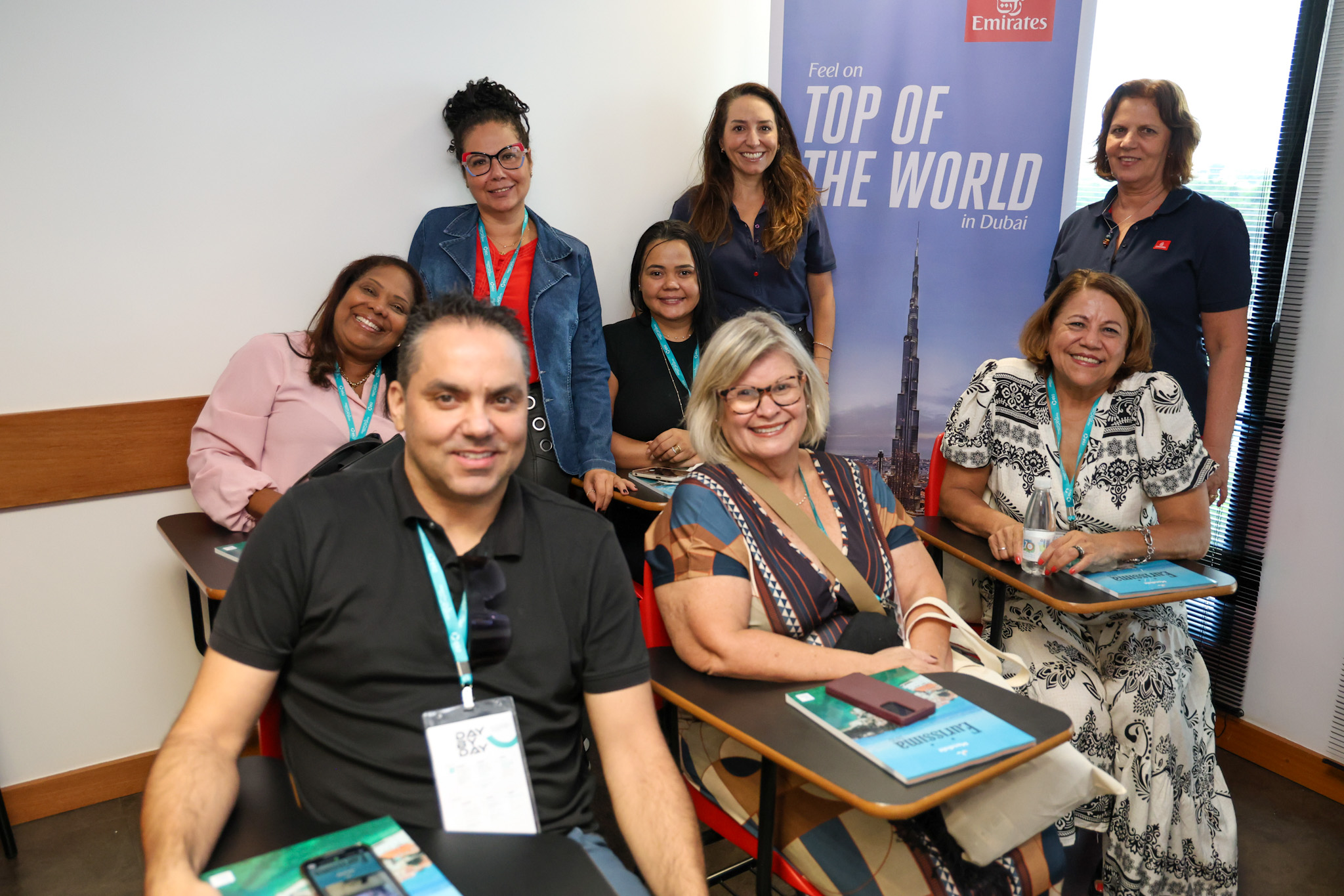 Cibele e Kátia, da Emirates com agentes de viagens Cibele e Kátia, da Emirates com agentes de viagens