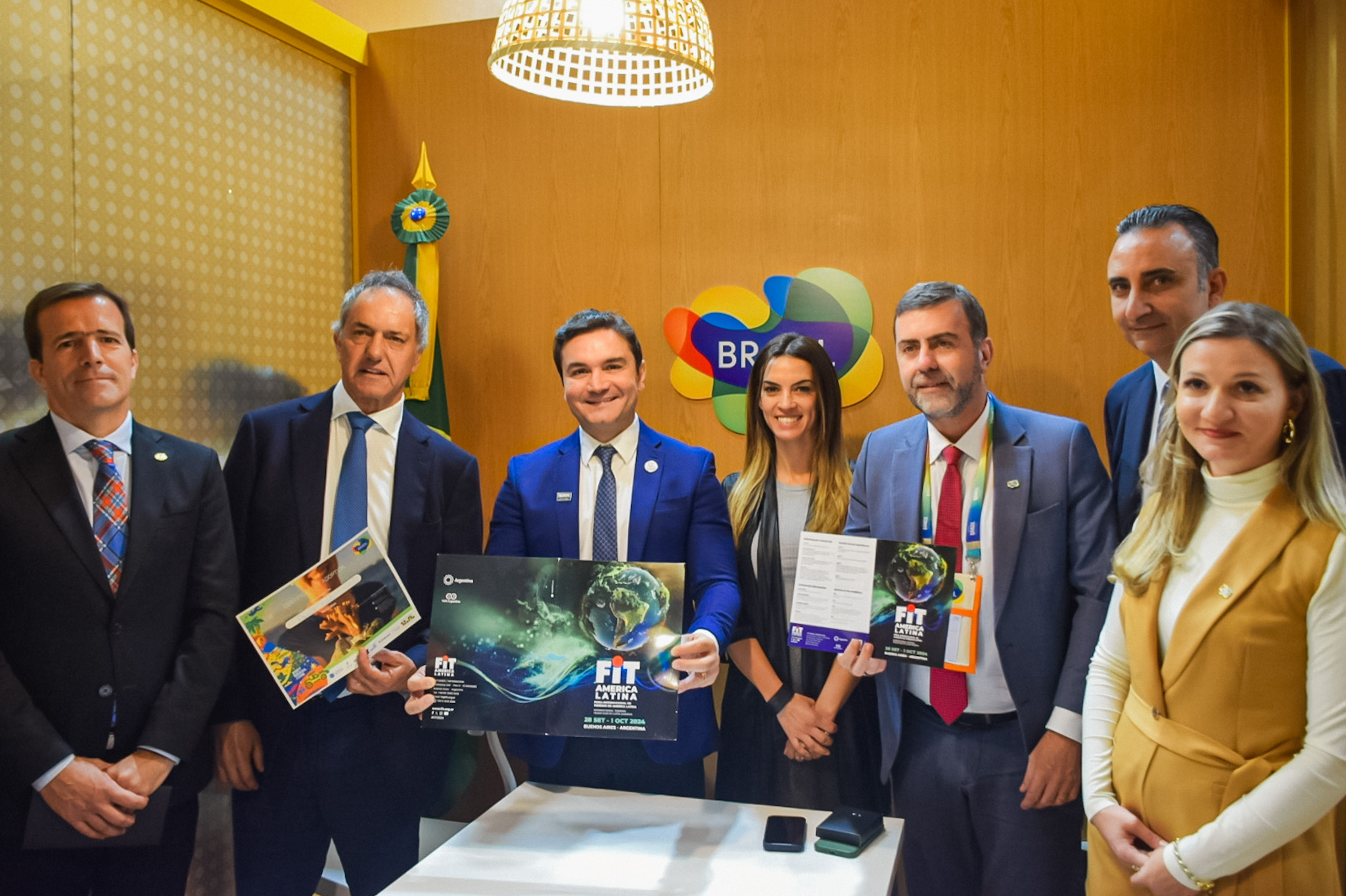 Comitiva brasileira na ITB Berlim com o presidente da FIT Buenos Aires, Andrés Deyá Comitiva brasileira na ITB Berlim com o presidente da FIT Buenos Aires, Andrés Deyá