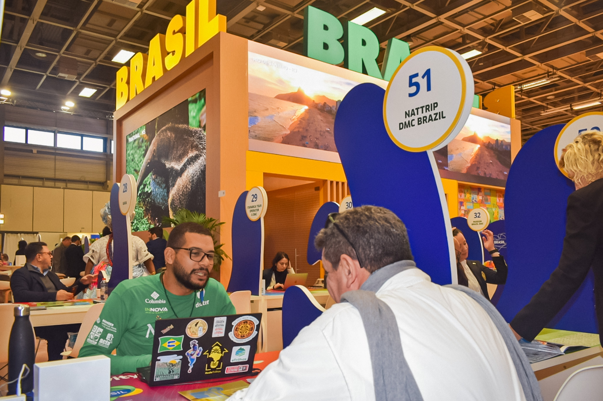 DMC Nattrip em atendimento na ITB DMC Nattrip em atendimento na ITB