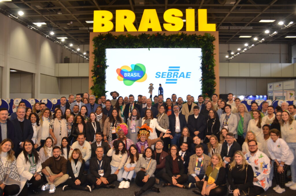 Delegação do Brasil no estande da Embratur na ITB
