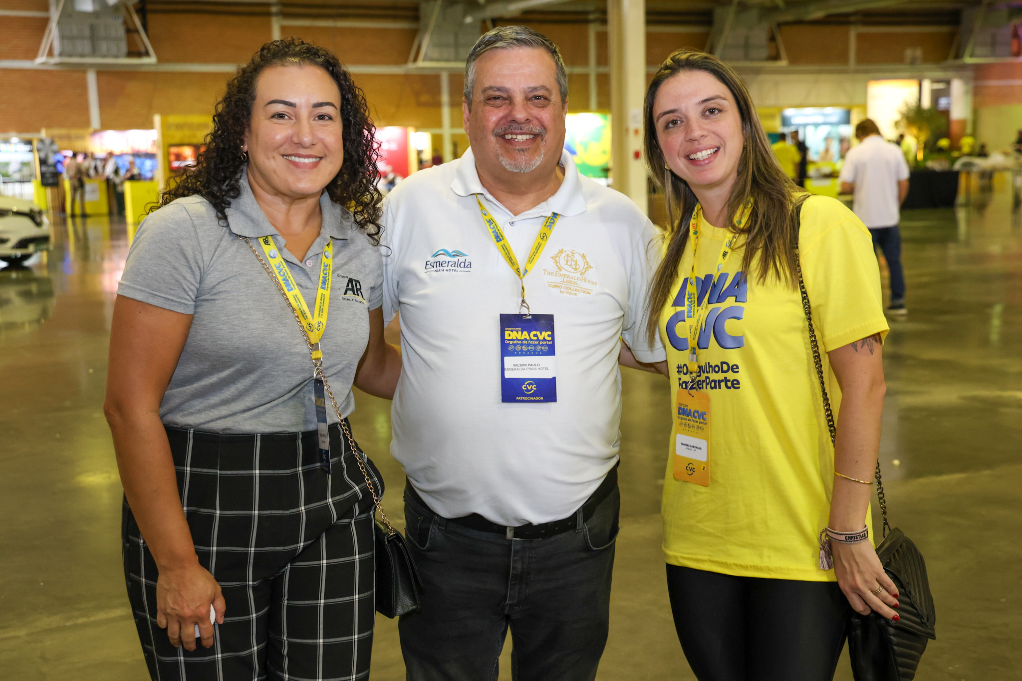 Débora Vertullo, do Grupo AR Hotéis, Wilson Paulo, do Esmeralda Praia Hotel, e Tamires Carvalho, da CVC Atibaia-SP Débora Vertullo, do Grupo AR Hotéis, Wilson Paulo, do Esmeralda Praia Hotel, e Tamires Carvalho, da CVC Atibaia-SP