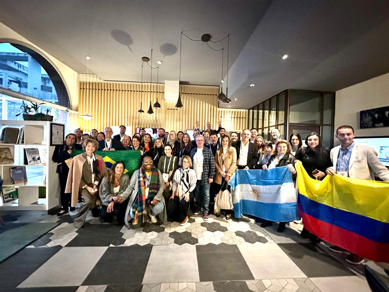 Delegação completa da América Latina no Rendez-vous en France Delegação completa da América Latina no Rendez-vous en France