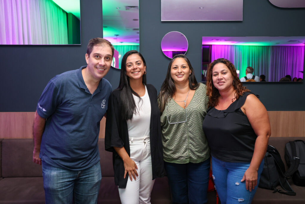 Diego Guerreiro e Júlia Pires, da BRT, Juliana Pantaleão e Andrea Lopes, da Diversa Turismo