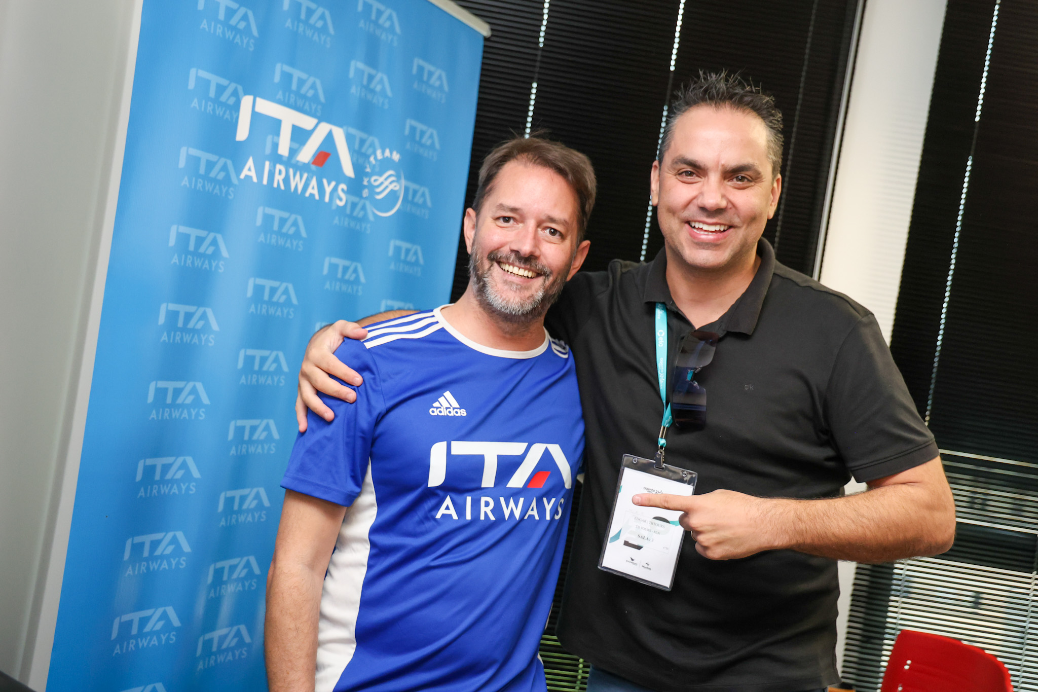 Diego Lopes, da ITA Airways, e Edgar, da TB Tours Diego Lopes, da ITA Airways, e Edgar, da TB Tours