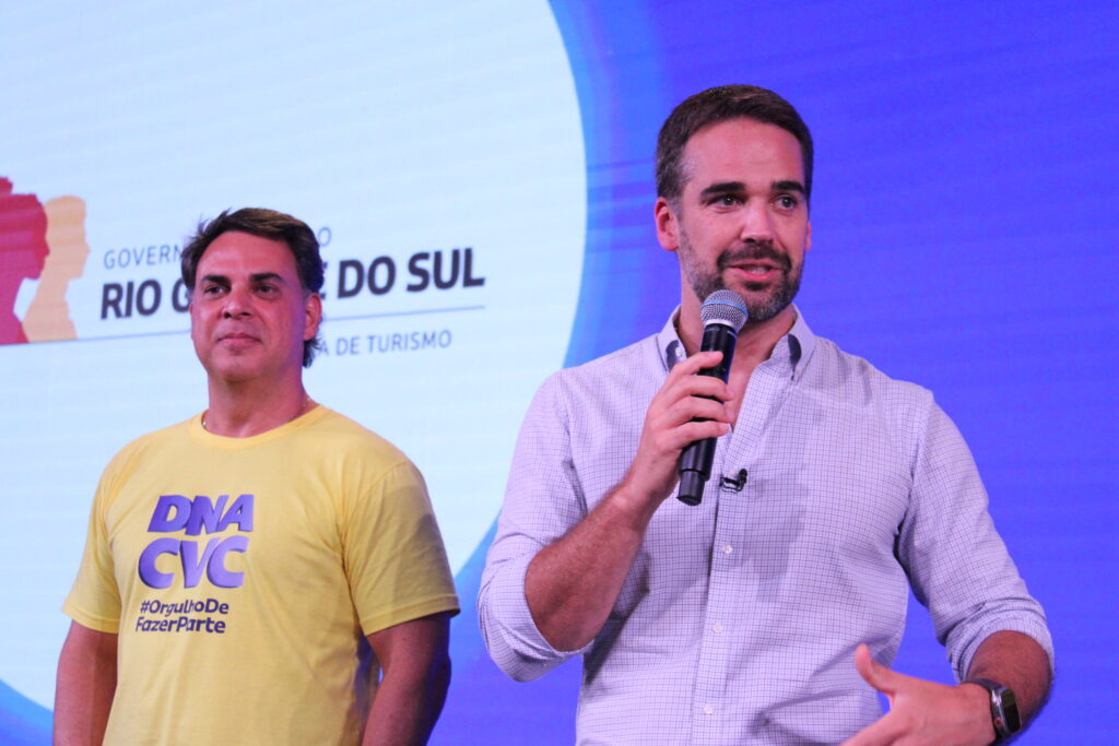 Secretário do MTur e governador do Rio Grande do Sul marcam presença na Convenção CVC 2024 2 Emerson Belan da CVC e Eduardo Leite governador do RS Secretário do MTur e governador do Rio Grande do Sul marcam presença na Convenção CVC 2024
