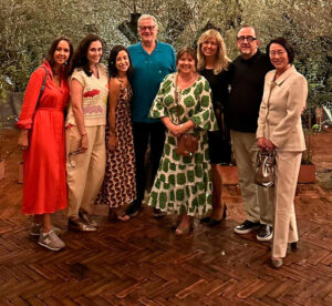 Equipe de especialistas da Velle Representações e co-fundadores da AmaWaterways no restaurante Taraz, em São Paulo (Divulgação)