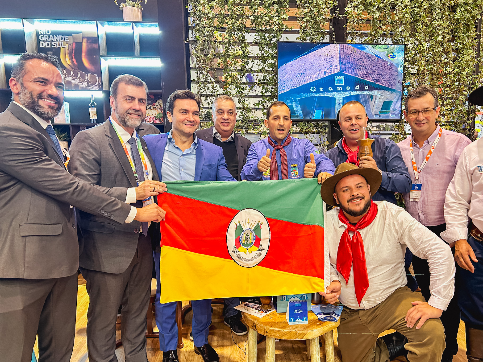 Estande do Rio Grande do Sul recebeu a presença do Ministro do Turismo Estande do Rio Grande do Sul recebeu a presença do Ministro do Turismo