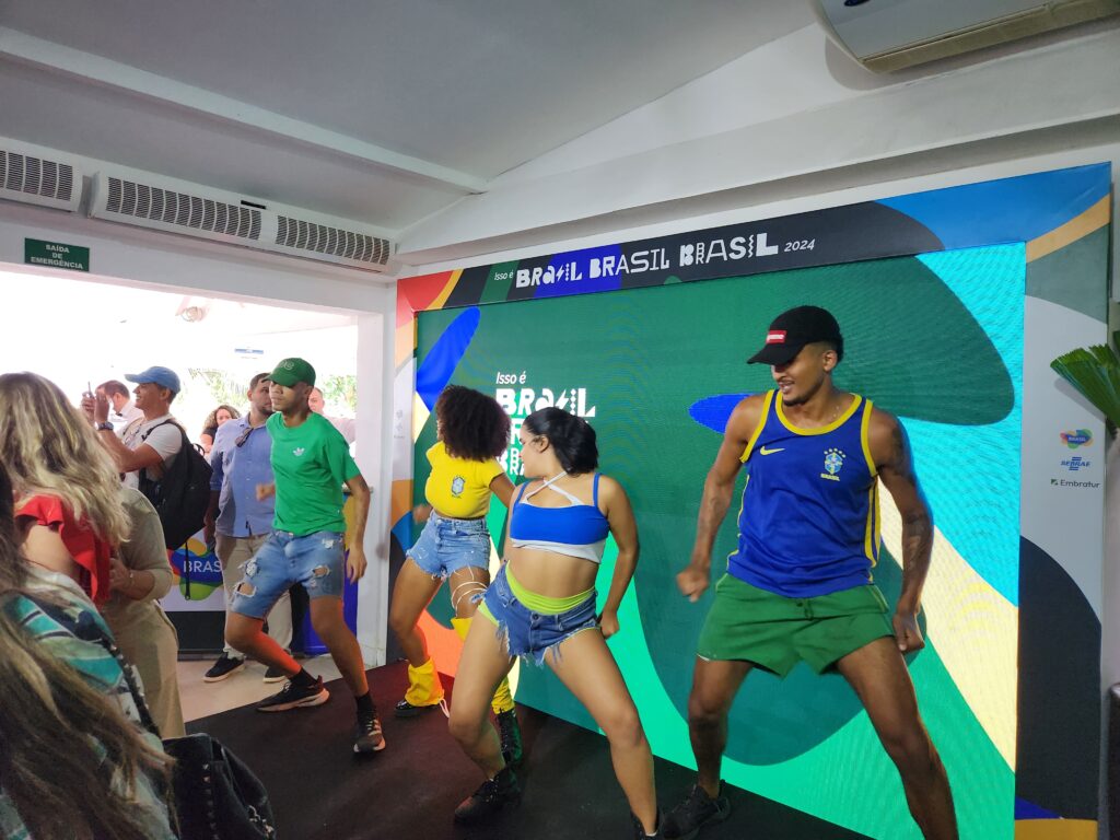 Experiência Brasil com grupo de dança da Rocinha