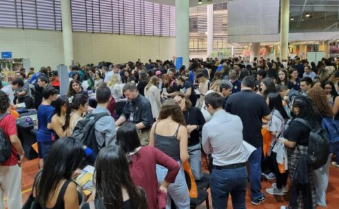 Sete cidades do Brasil receberão evento gratuito para quem sonha em estudar nos EUA