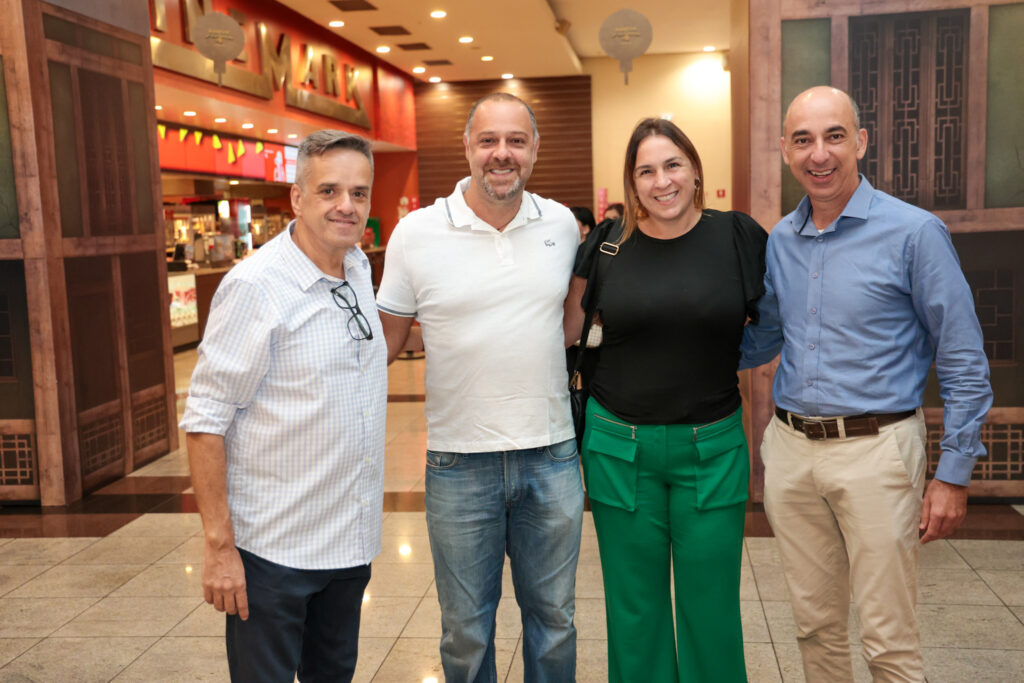 Fernando Paulo, Bruna Sanchez, Leandro Valentini, Carla Carnevali e Marcelo Rossi, da Agaxtur