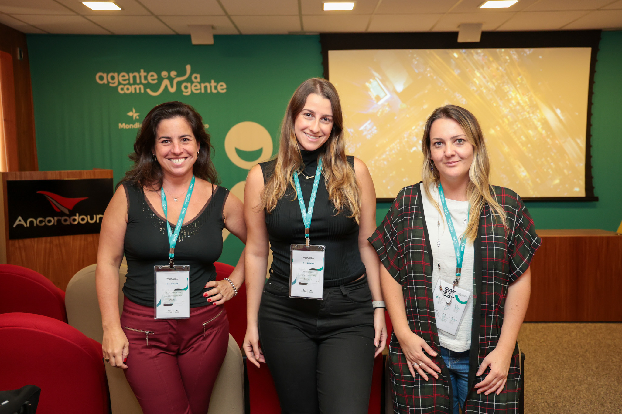 Flávia Drumond, da Planeta Viagem, Bruna Ayub, da Trip&Travel, e Karina Silveira, da Kanaro Viagens Flávia Drumond, da Planeta Viagem, Bruna Ayub, da Trip&Travel, e Karina Silveira, da Kanaro Viagens