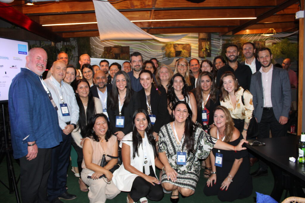 Em Sales Mission no Brasil, Brand USA promove jantar para parceiros e operadores; veja fotos 1 Fornecedores e equipe do Brand USA Em Sales Mission no Brasil, Brand USA promove jantar para parceiros e operadores; veja fotos