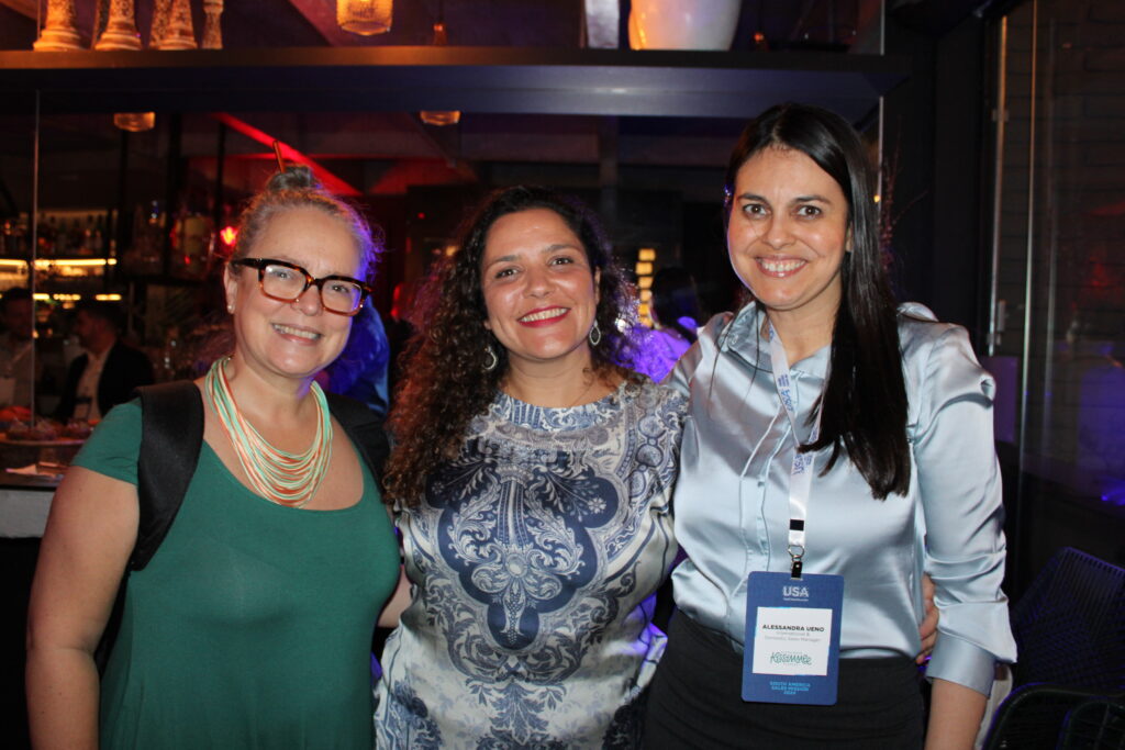 Gabriela Doss, da Azul Viagens, com Ana Flavia Medina e Alessandra Ueno, de Kissimmee