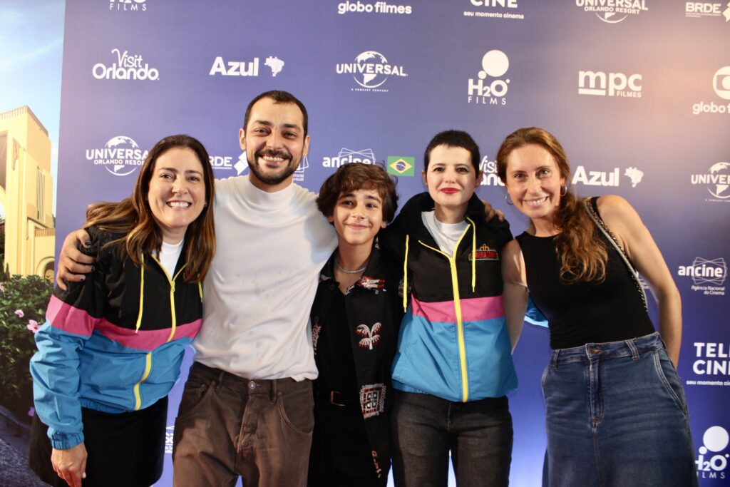 Gabriella Cavalheiro Eduardo Sterblitch Pedro Burgarelli Caroll Almeida e Juliana Pisani da Universal Universal realiza premiere do filme "Dois é Demais em Orlando" em São Paulo; veja fotos