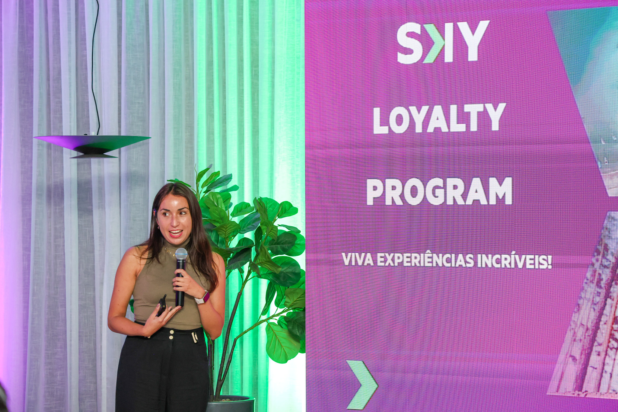 Giovana Perez, da SKY Airline Giovana Perez, da SKY Airline